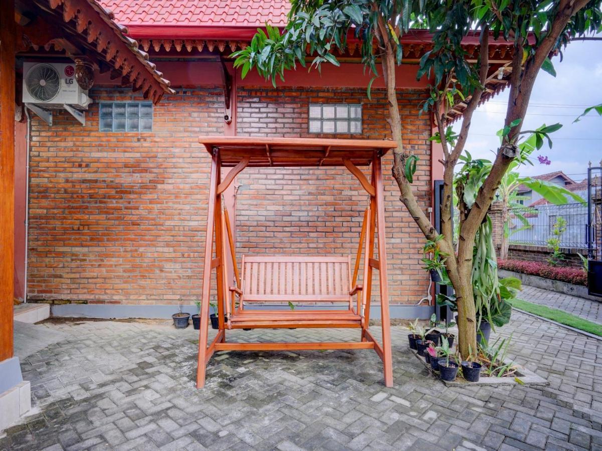 Super Oyo Collection O 90265 Cempoko Mulyo Homestay Syariah Tugu Esterno foto