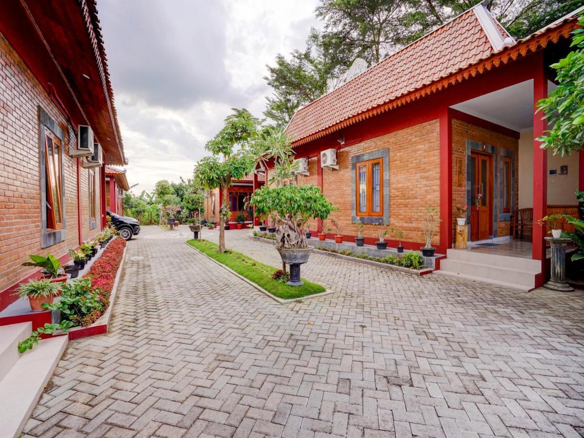 Super Oyo Collection O 90265 Cempoko Mulyo Homestay Syariah Tugu Esterno foto