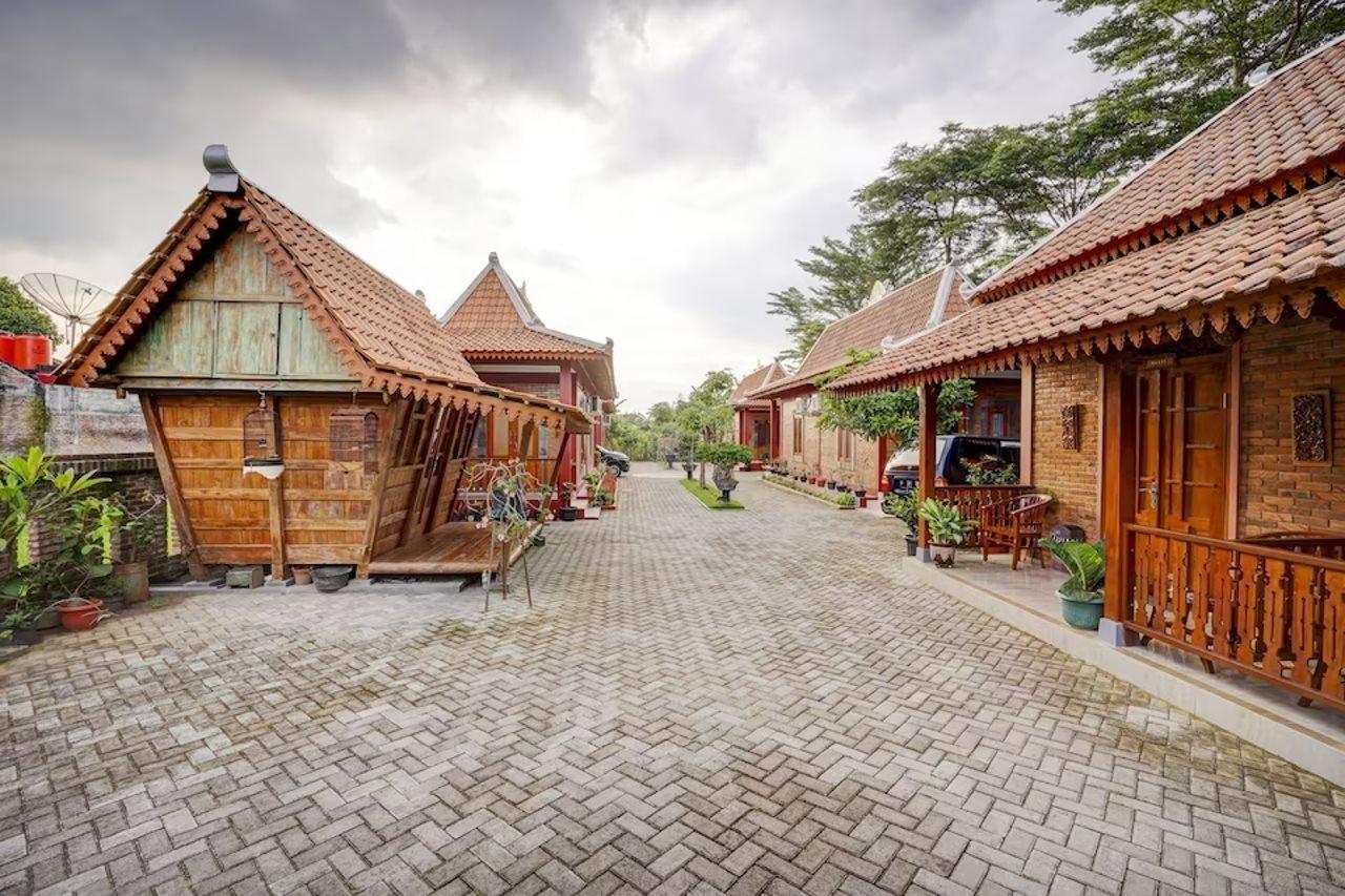 Super Oyo Collection O 90265 Cempoko Mulyo Homestay Syariah Tugu Esterno foto